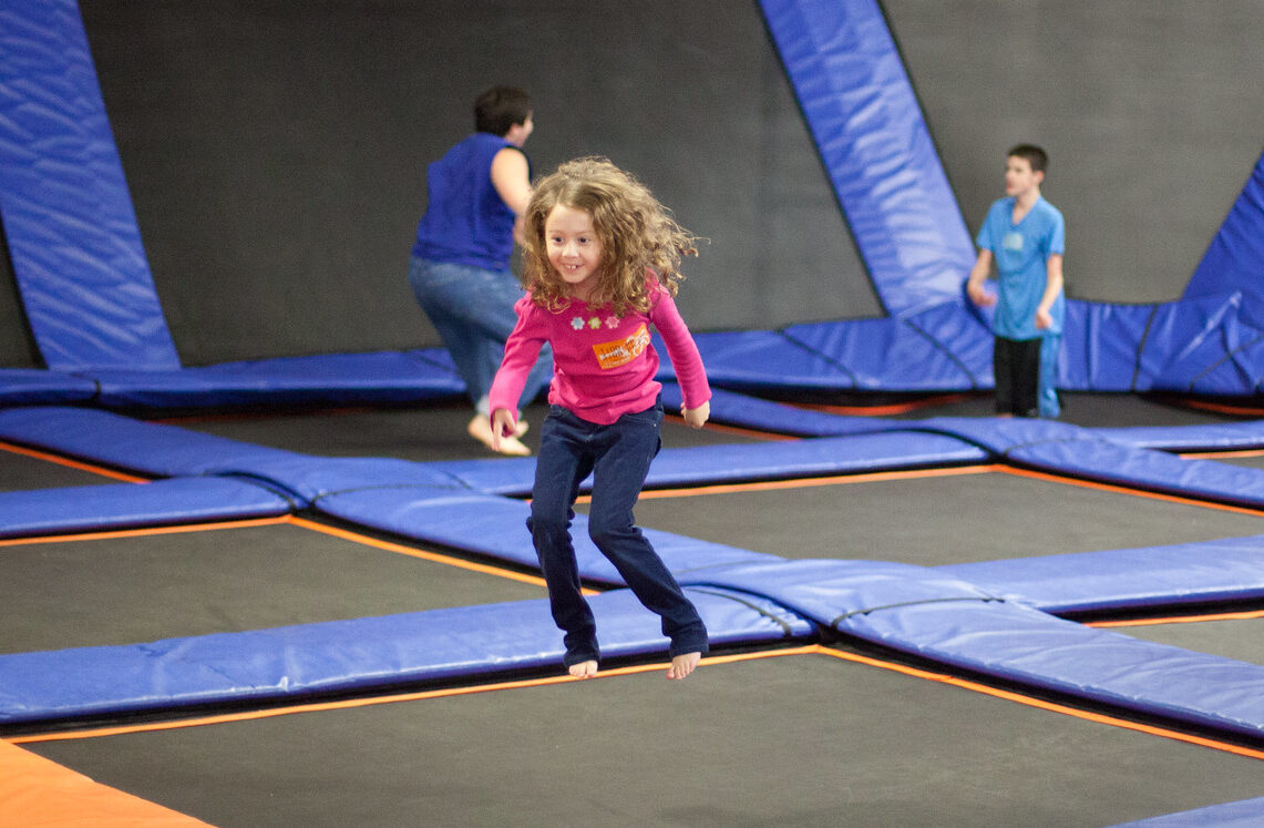 Karczew chce parku trampolin. Miasto ogłosiło przetarg