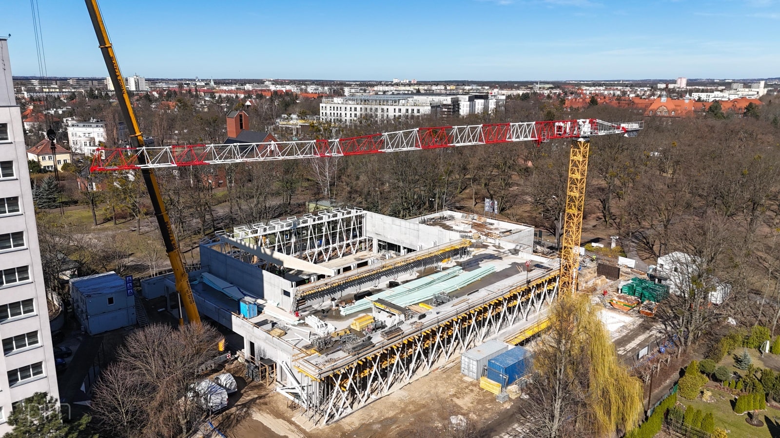 Nowoczesna pływalnia w Poznaniu. Nowe baseny rosną w oczach