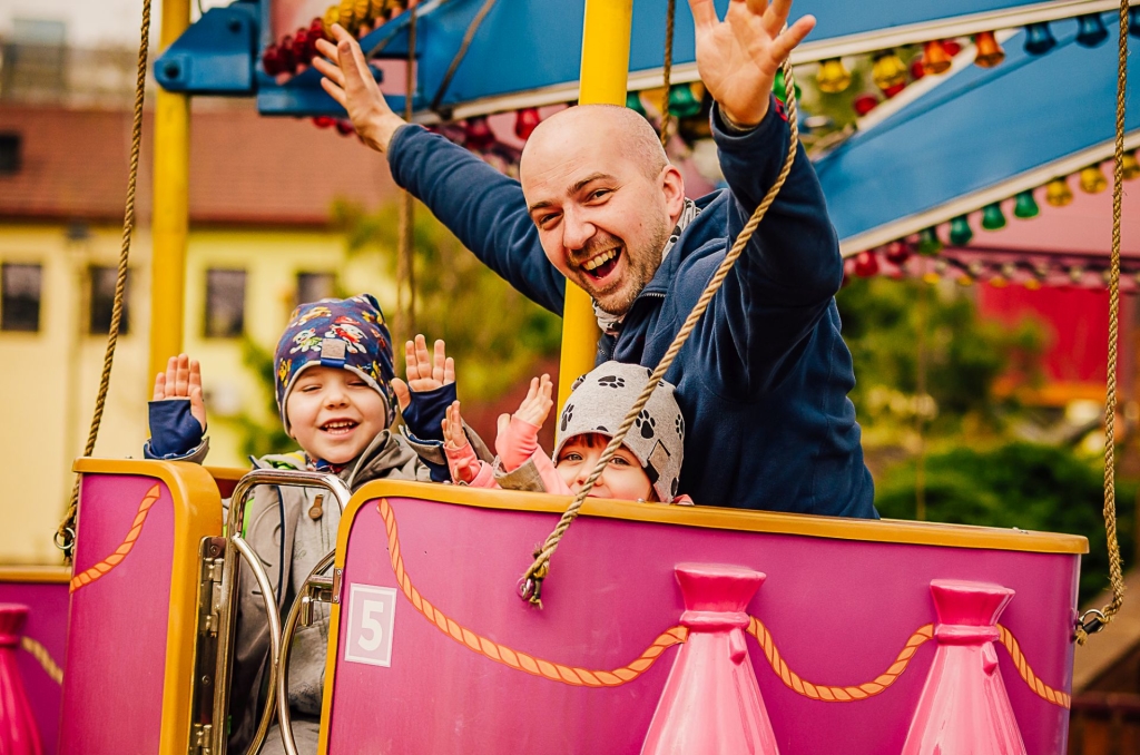 Zabawa na karuzeli w Legendii (fot. Legendia)