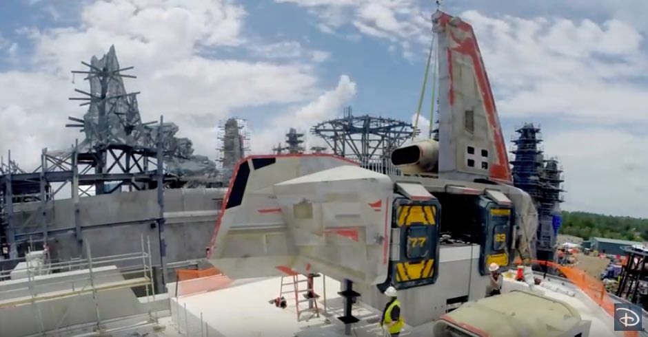 Galaxys-Edge-space-ship-blue-sky.