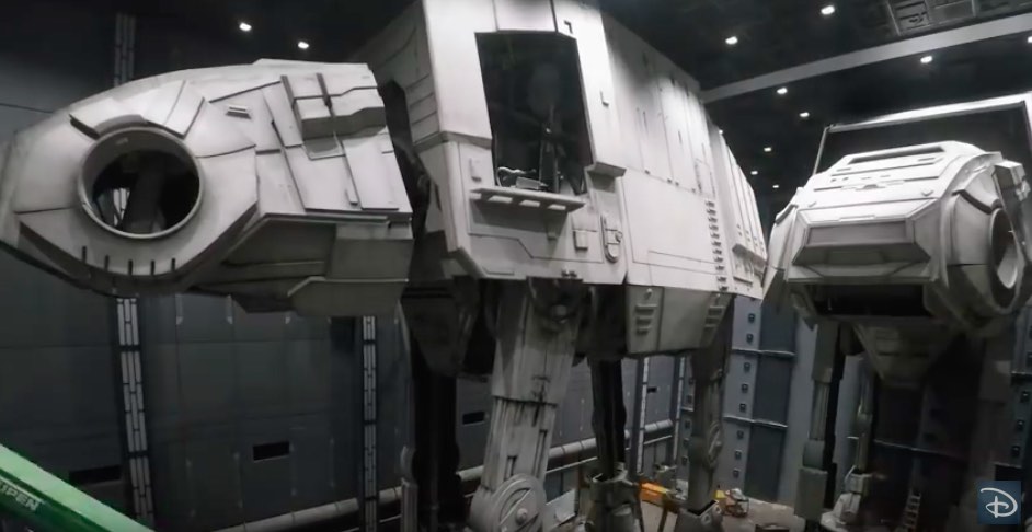 Galaxys-Edge-walkers.