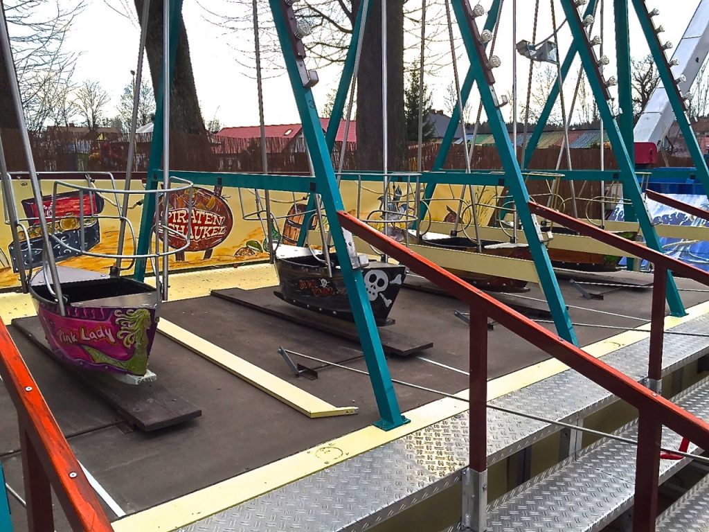 Pirackie Huśtawki, na których mogą bujać się dzieci i dorośli