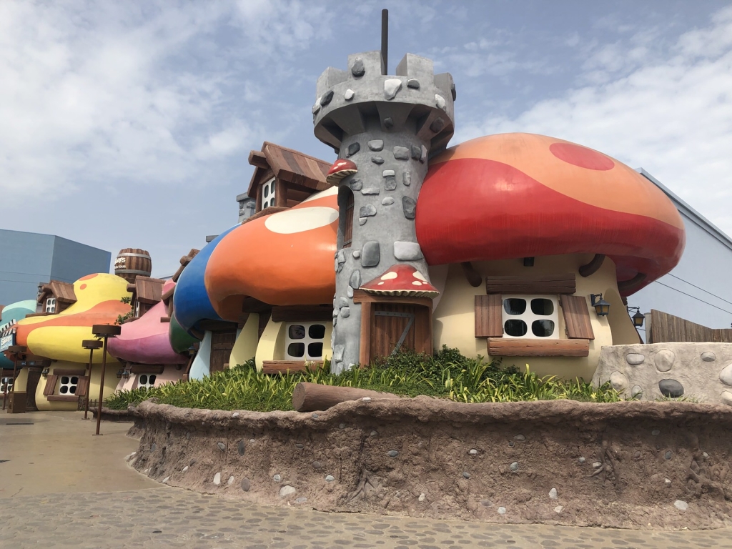 Wioska Smurfów w Dubai Parks and Resort
