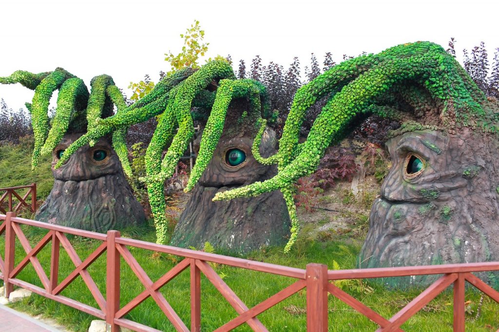 Enty z krainy śródziemia byłyby bez szans w starciu z miejscowym, mruczącym drzewostanem