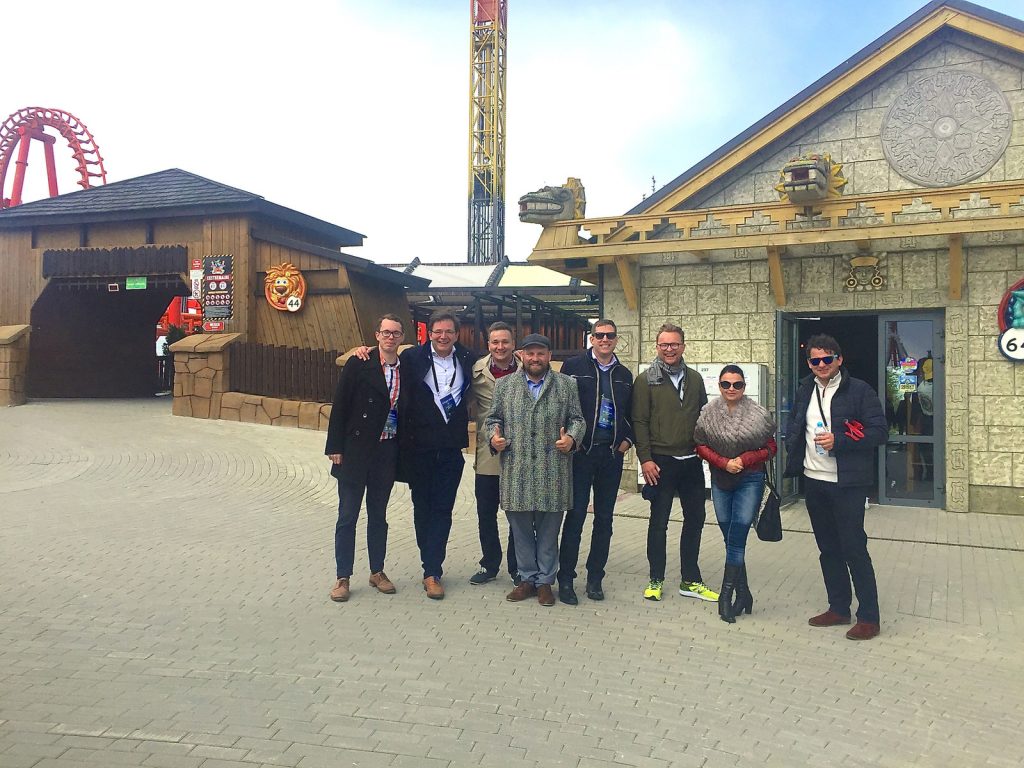 Od lewej: Uczestnik forum, Jan Marteen de Rad (Jora Vision), Jozef Cajka (Legendia), Piotr Wiecha (Parkmag), Daniel Heinst (MajaLand), Adam Fąfara (Dekobau), Inna Aleksandrowa-Legrain (Concept 1900), Przemysław Chabior (Magiczne Ogrody)