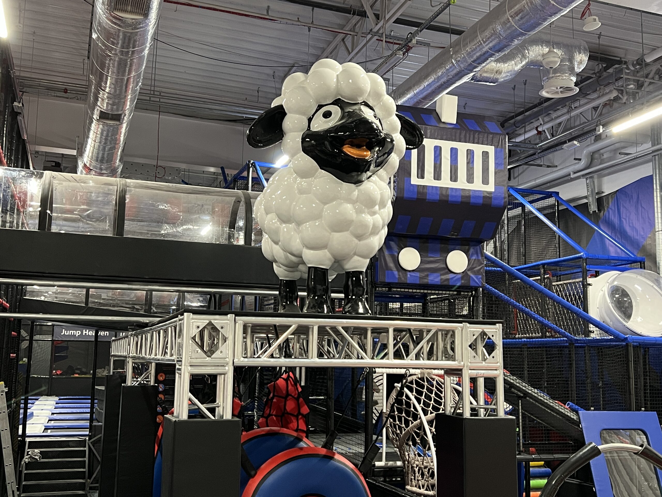 Jump Heaven w Jeleniej Górze wreszcie gotowy. Znamy atrakcje, cennik, godziny otwarcia