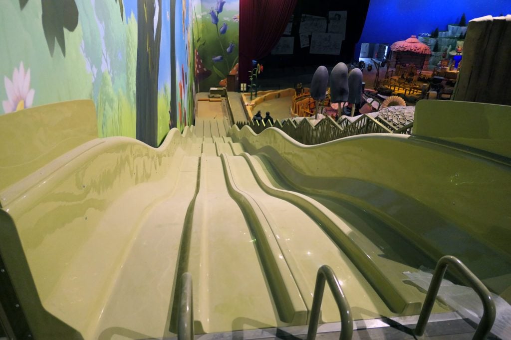 Ześlizg czterotorowy