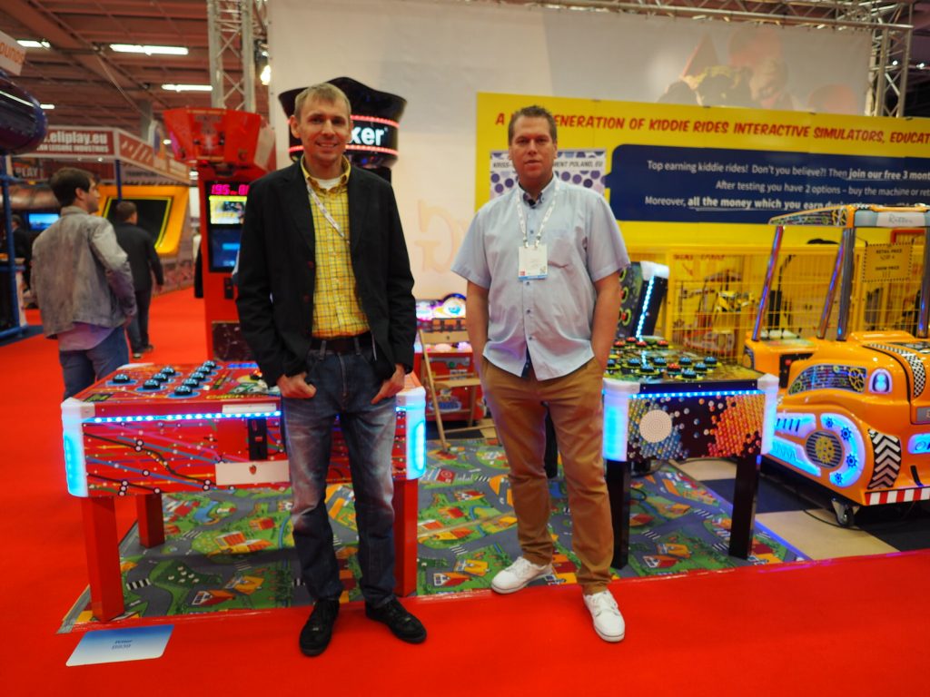 Łukasz Bohosiewicz i Krystian Stanik w pozycji "gotowi do ataku" w żorskim Kriss Sporcie.