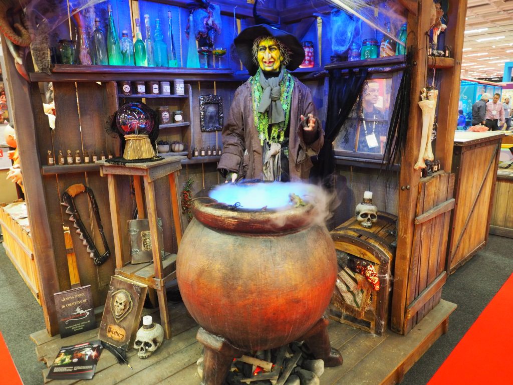 Czarownica gotowała na stoisku niemieckiego Heimotion