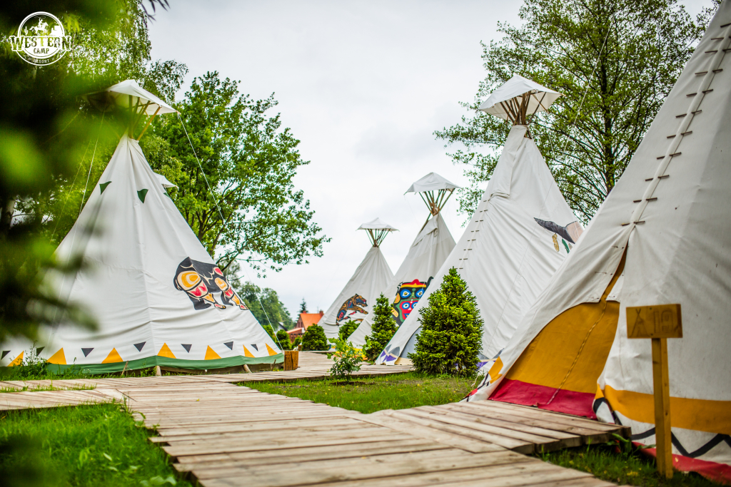 Namioty Tipi w Western Camp (fot. mat. prasowe)