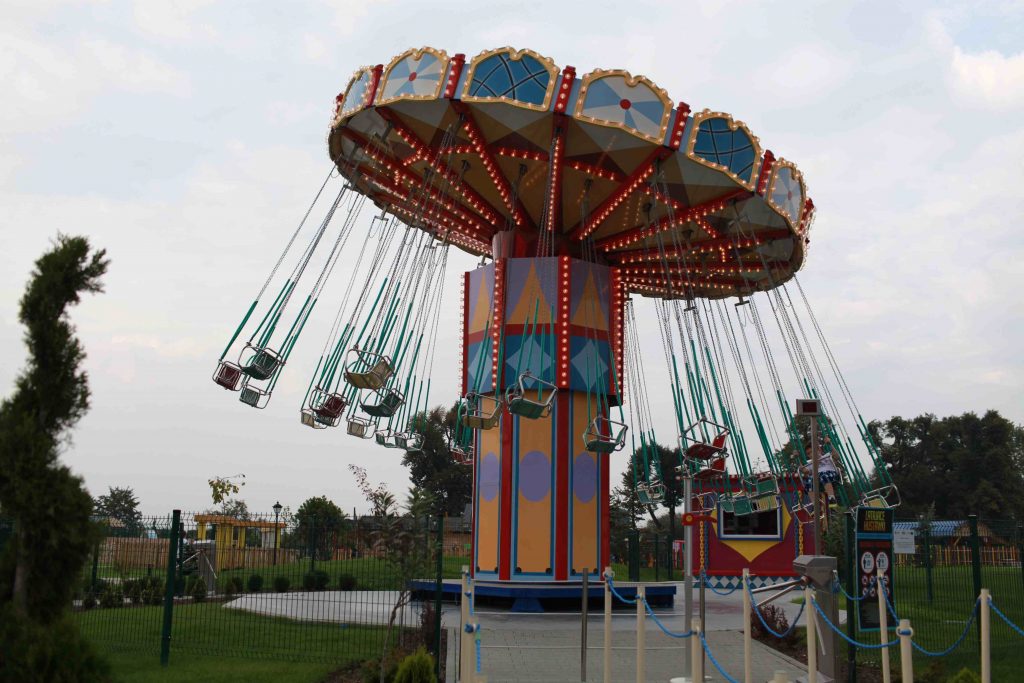 Łańcuchowa, w Energylandii puszczają urządzenia nawet jak jest mały ruch dla jednej osoby.