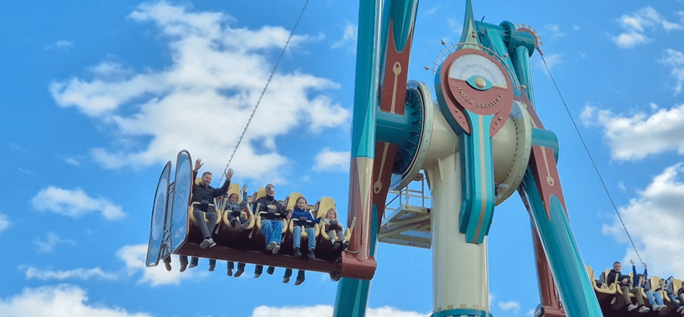 W Gröna Lund w Sztokholmie ruszyła nowa mega huśtawka Super Swing M20